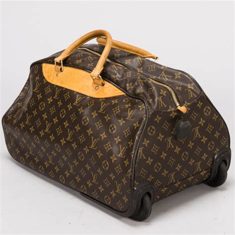 how much are the louis vuitton travel bags in france